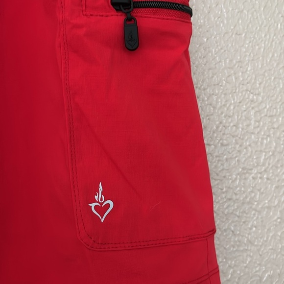 Women’s Torrid Happy Camper Ripstop Active Cargo Short With Zip 1X 14/16 Red - Picture 2 of 10